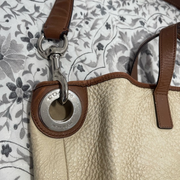 Pre-loved Coach handbag - Picture 3 of 5